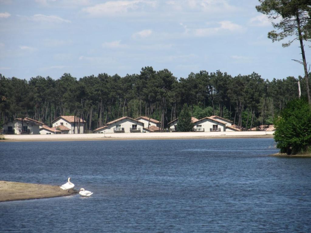 Residence Goelia Les Demeures Du Lac Casteljaloux Dış mekan fotoğraf